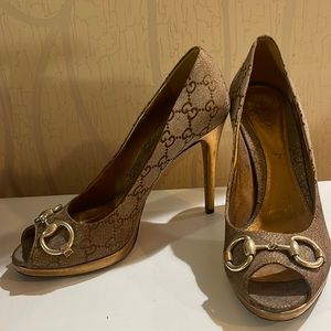 Gucci Gold heels